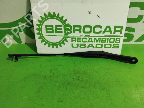 front-windshield-wiper-arm-opel-astra-h-saloon-a04-2007-2008-2009-2010-2011-2012-2013-2014-31545587 main image