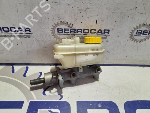 Used Brake master cylinder VW POLO IV (9N_, 9A_) 1.2 (54 hp) 31570816
