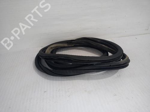 Used Rubber door seal VW TOURAN (5T1) 1.6 TDI (110 hp) 31555750