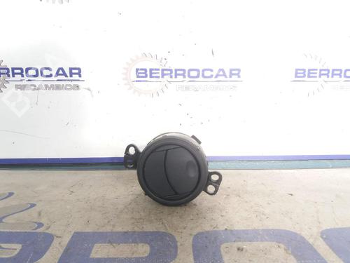 Used Air vent TOYOTA YARIS (_P1_) 1.0 (SCP10_, SCP10R) (65 hp) 31569770