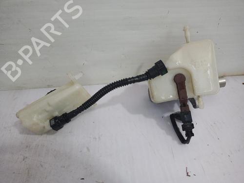 Used Brake master cylinder PEUGEOT 308 SW II (LC_, LJ_, LR_, LX_, L4_) 1.2 THP 110 (110 hp) 31558108
