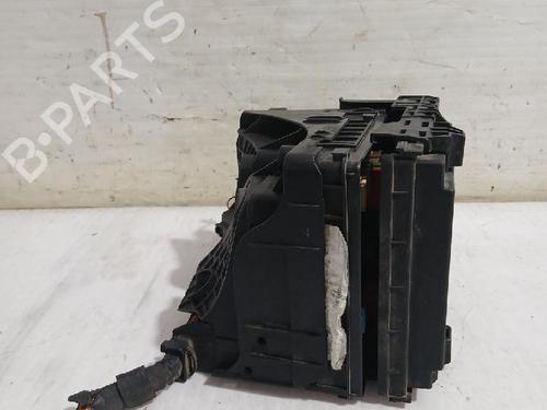 Used Fuse box Fuse box SEAT LEON (1P1) 1.9 TDI (105 hp) 31563522 31563522