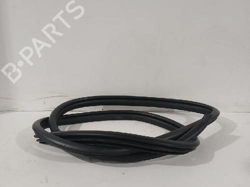 Gummiliste TOYOTA YARIS (_P13_) 1.5 (NSP131_) (112 hp) 31562925