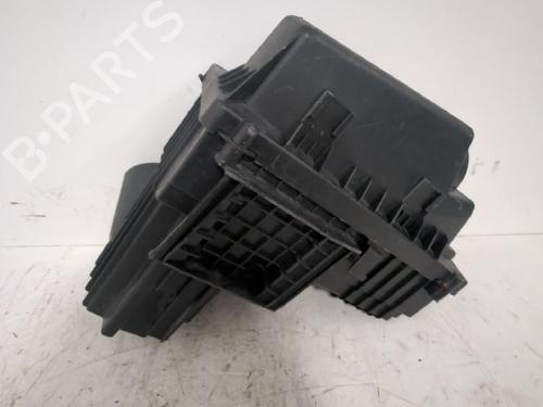 Used Air filter box Air filter box PEUGEOT 407 (6D_) 2.0 HDi 135 (6DRHRH, 6DRHRE, 6DRHRG, 6DRHRJ) (136 hp) 31564878 31564878