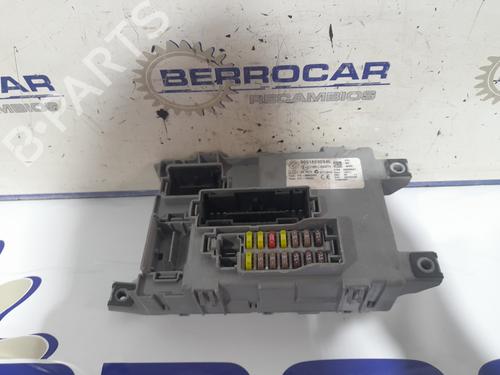 Used Fuse box Fuse box 38860484 38860484
