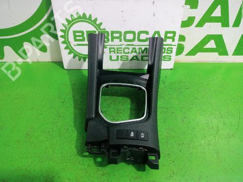 other-toyota-auris-_e18_-2012-2013-2014-2015-2016-2017-2018-2019-31547898 main image