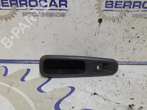 Used Left rear window switch Left rear window switch PEUGEOT 5008 (0U_, 0E_) 2.0 HDi 150 / BlueHDi 150 (150 hp) 31540588 31540588
