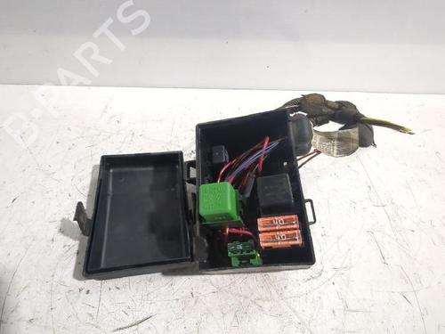 Used Fuse box Fuse box 32463939 32463939