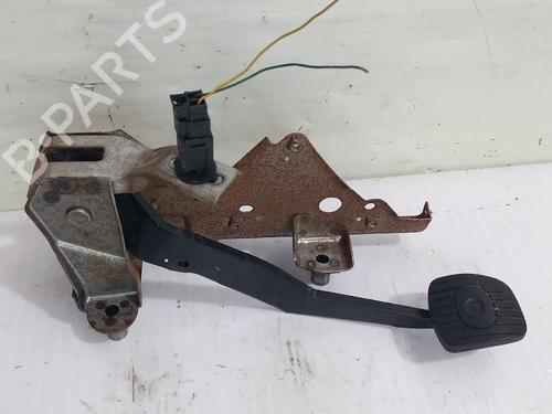 Pedal freno NISSAN MICRA III (K12) 1.2 LPG (80 hp) 31558656