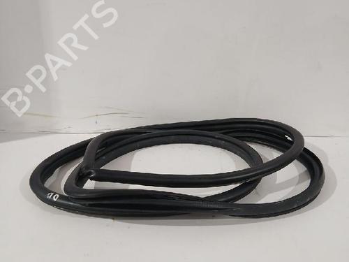 Gummiliste TOYOTA YARIS (_P13_) 1.5 (NSP131_) (112 hp) 31562920