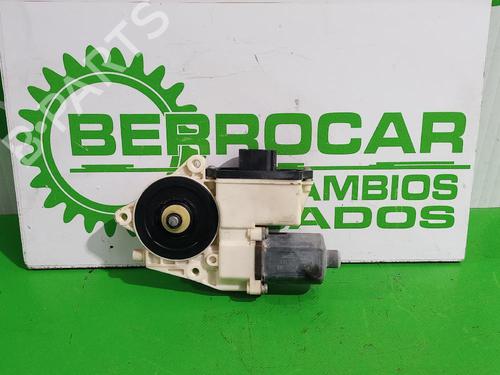 Right front window motor BMW X3 (E83) 2.0 d | BP31545126E20 - Image 3