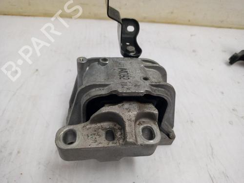 Used Engine mount Engine mount SKODA YETI (5L) 1.2 TSI (105 hp) 31560761 31560761