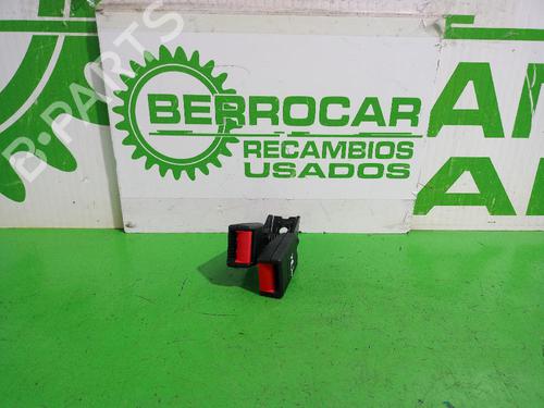 Used Seat buckle OPEL ZAFIRA A MPV (T98) 2.0 DI 16V (F75) (82 hp) 31552853