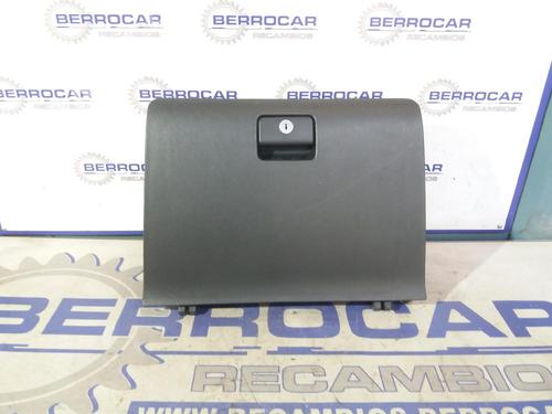 Porta-luvas TOYOTA COROLLA Verso (ZER_, ZZE12_, R1_) 2.2 D-4D (AUR10_, AUR10R) (177 hp) 31678176