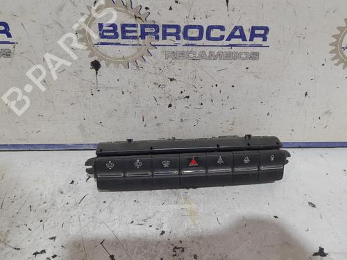 Used Warning switch Warning switch PEUGEOT 5008 (0U_, 0E_) 2.0 HDi 150 / BlueHDi 150 (150 hp) 31540539 31540539