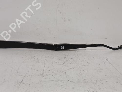 front-windshield-wiper-arm-nissan-juke-f15-2010-2011-2012-2013-2014-2015-2016-2017-2018-2019-32489116 main image