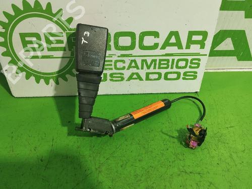 seat-buckle-opel-vectra-c-z02-2002-2003-2004-2005-2006-2007-2008-2009-31547151 main image