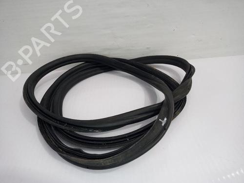 Used Rubber door seal SEAT ARONA (KJ7, KJP) 1.0 TSI (110 hp) 31556505