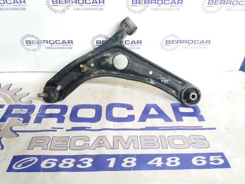 Used Right front suspension arm TOYOTA YARIS (_P1_) 1.0 (SCP10_, SCP10R) (65 hp) 31568991