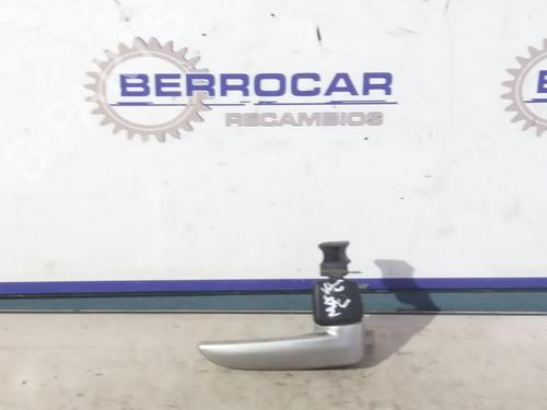 Used Front right interior door handle Front right interior door handle 38869149 38869149