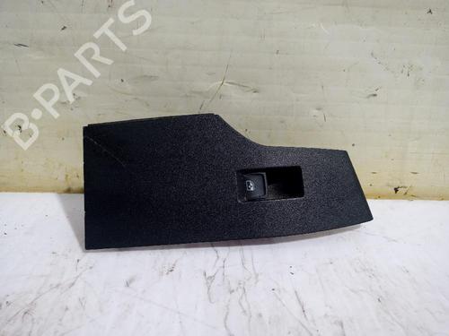 Used Right rear window switch SEAT IBIZA V (KJ1, KJG) 1.0 TSI (95 hp) 31559954