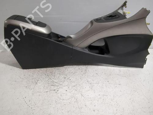Console central TOYOTA AURIS (_E15_) 1.6 (ZRE151_, ZRE151R) (124 hp) 32845206