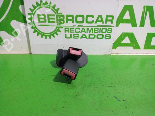 Used Seat buckle AUDI A4 B6 (8E2) 2.5 TDI (163 hp) 31553130