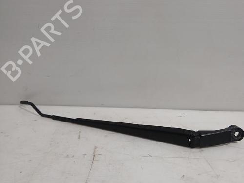 Used Front windshield wiper arm TOYOTA YARIS (_P21_, _PA1_, _PH1_) 1.5 Hybrid (MXPH11) (92 hp) 31567037