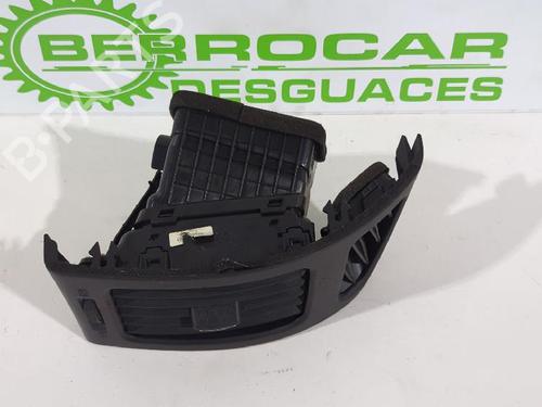 Used Air vent HYUNDAI i30 (FD) 1.6 CRDi (90 hp) 31567025