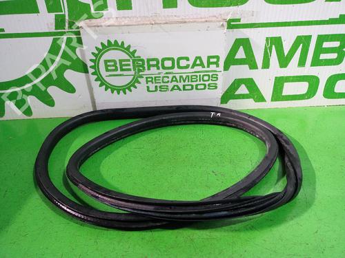 Used Rubber door seal PEUGEOT 2008 I (CU_) [2013-2026]  31677017