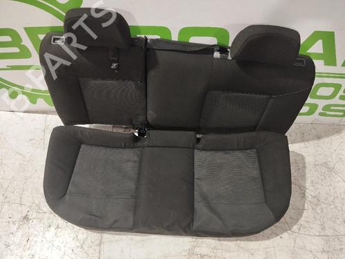 Sæde Bagtil Sæde Bagtil OPEL ASTRA H Saloon (A04) 1.4 (L69) (90 hp) 31545561 31545561
