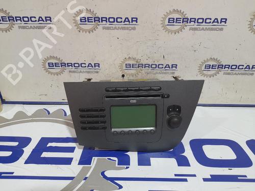 Used Radio Radio SEAT LEON (1P1) 1.9 TDI (105 hp) 31540708 31540708