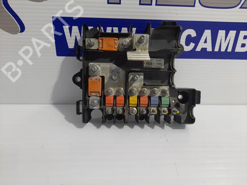 Used Fuse box Fuse box 38860964 38860964