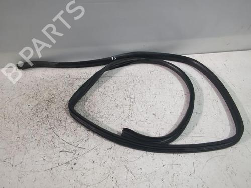 Used Rubber door seal Rubber door seal LAND ROVER FREELANDER I (L314) 2.0 Td4 4x4 (109 hp) 33735437 33735437