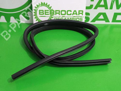 Used Rubber door seal Rubber door seal FORD FOCUS III Saloon 1.6 TDCi (115 hp) 31544381 31544381