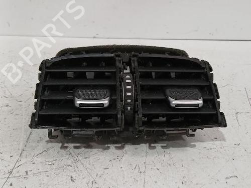 Used Air vent Air vent TOYOTA COROLLA Saloon (_E21_) 1.8 VVTi Hybrid (ZWE211) (122 hp) 33747282 33747282