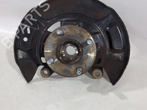 Used Right front steering knuckle Right front steering knuckle TOYOTA YARIS (_P13_) 1.5 (NSP131_) (112 hp) 33747111 33747111