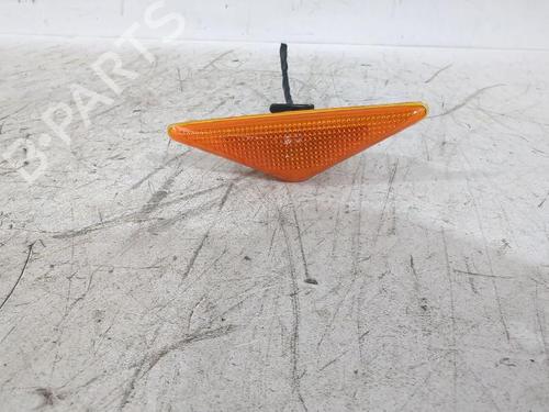 Used Left side indicator FORD FOCUS I (DAW, DBW) 1.8 TDCi (100 hp) 31566128