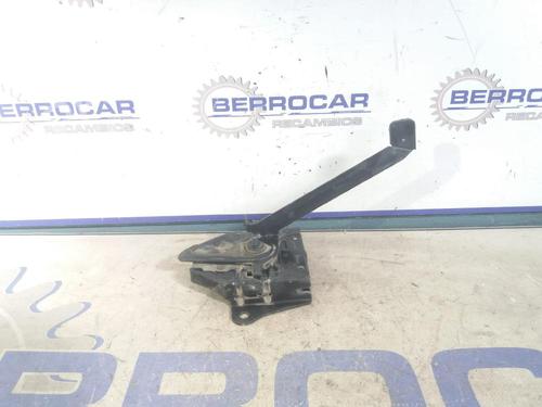 hood-lock-kia-sorento-i-jc-2002-2003-2004-2005-2006-2007-2008-2009-2010-2011-31569831 main image