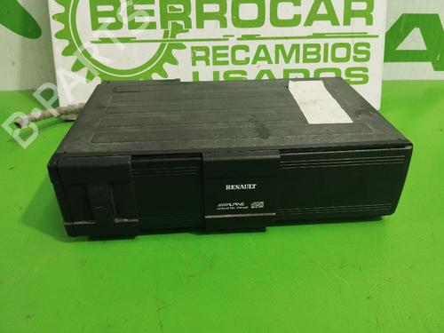 Used Radio Radio RENAULT SCÉNIC II (JM0/1_) 1.6 BiFuel (113 hp) 31544841 31544841