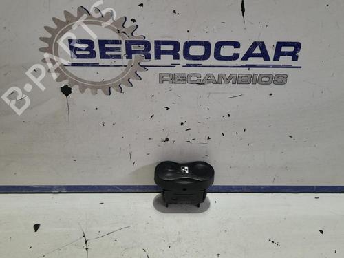 Used Left front window switch DACIA DUSTER (HS_) 1.5 dCi 4x4 (HSMC, HSMD) (110 hp) 31538969