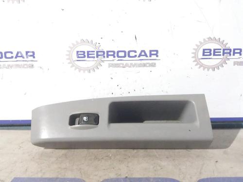 Used Right rear window switch Right rear window switch KIA SORENTO I (JC) 2.5 CRDi (170 hp) 31569813 31569813
