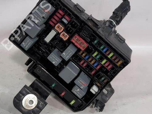 Used Fuse box Fuse box TOYOTA YARIS (_P13_) 1.5 (NSP131_) (112 hp) 33747342 33747342