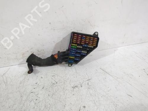 Used Fuse box VW POLO IV (9N_, 9A_) 1.4 16V (75 hp) 32490210