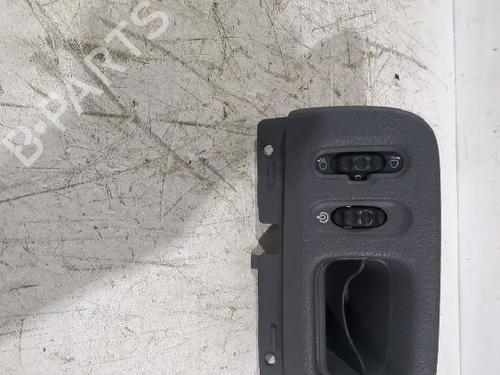 Used Headlight switch Headlight switch RENAULT MEGANE I Classic (LA0/1_) 1.6 16V (LA00, LA04, LA0B, LA11, LA16, LA19, LA1J, LA1K,... (107 hp) 31565998 31565998