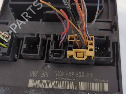 Electronic module VW GOLF V (1K1) 1.9 TDI | BP38799047M83 - Image 2