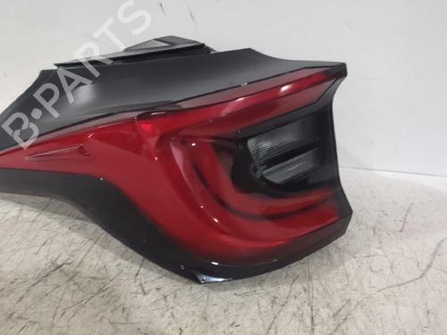 Used Left taillight TOYOTA YARIS (_P21_, _PA1_, _PH1_) 1.5 Hybrid (MXPH11) (92 hp) 31567066