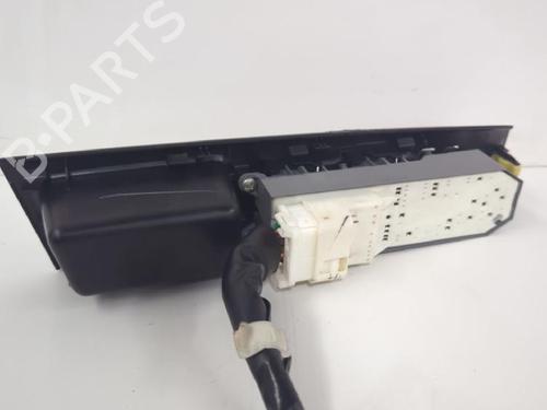 Left front window switch TOYOTA YARIS (_P13_) 1.5 (NSP131_) | BP31562857I27