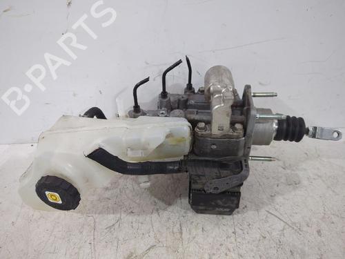 Used Brake master cylinder TOYOTA COROLLA Hatchback (_E21_, _EA1_, _EH1_) 1.8 VVTi Hybrid (ZWE219) (140 hp) 31567250
