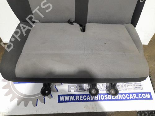 Right front seat PEUGEOT EXPERT Van (V_) 1.6 BlueHDi 95 | BP31541563C16
